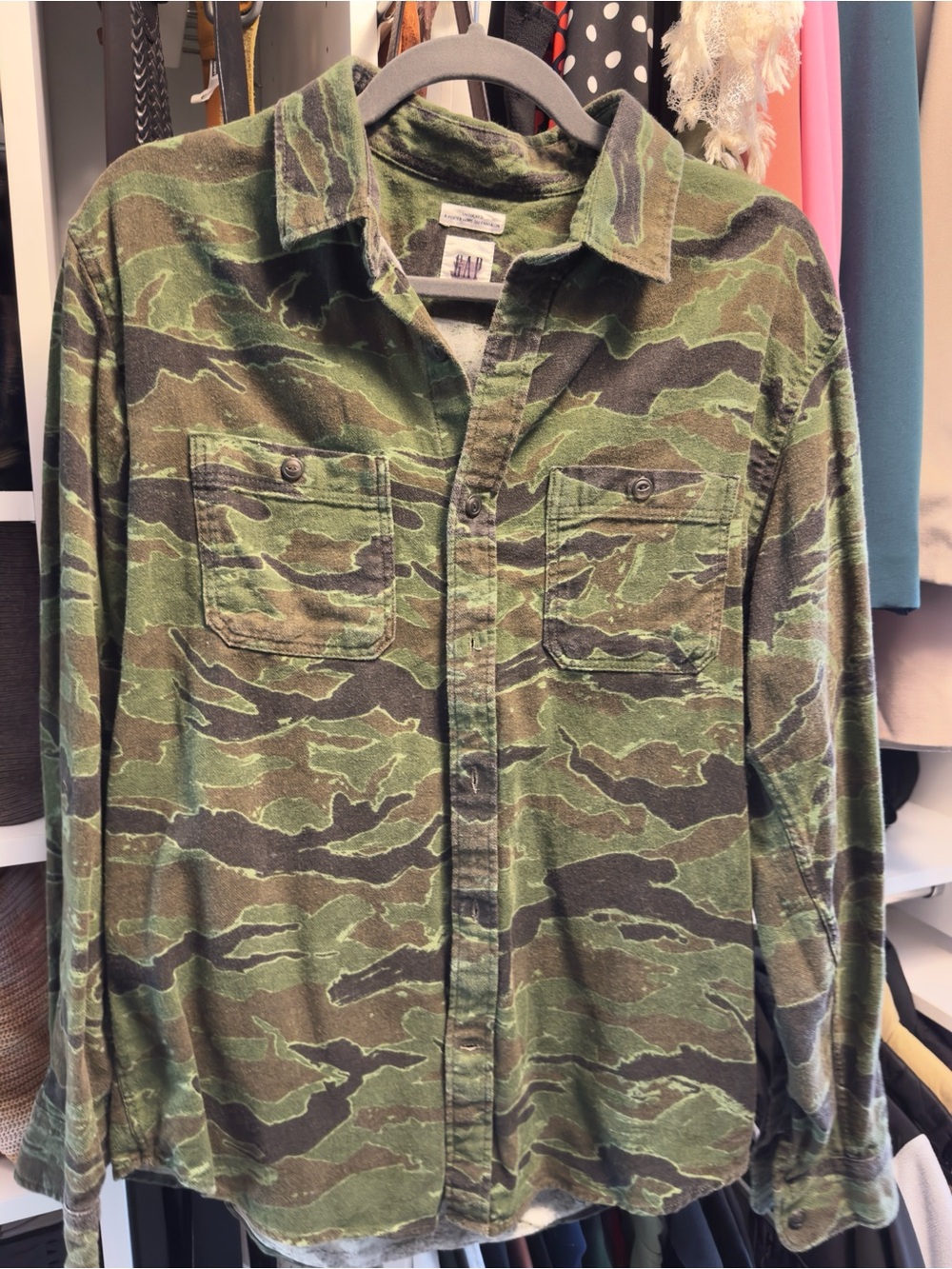 Men’s Gap Tiger Stripe Camo Button Up
